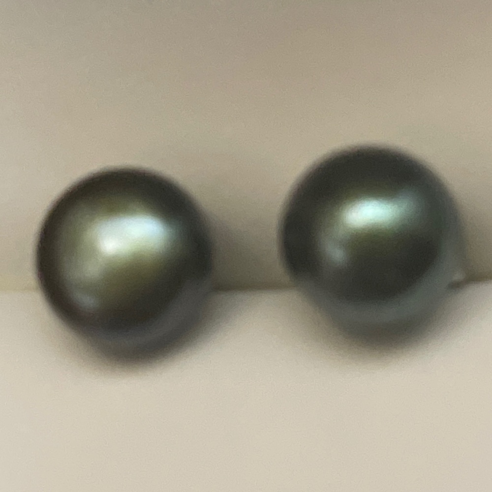 Green genuine iridescent green pearl stud earrings